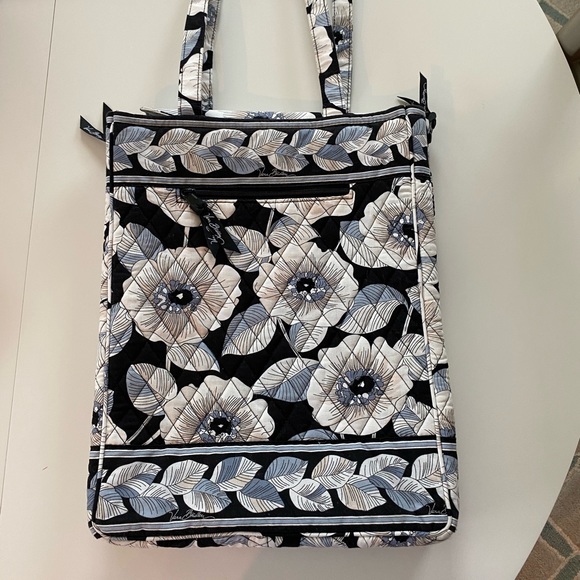 vera bradley tote with laptop compartment